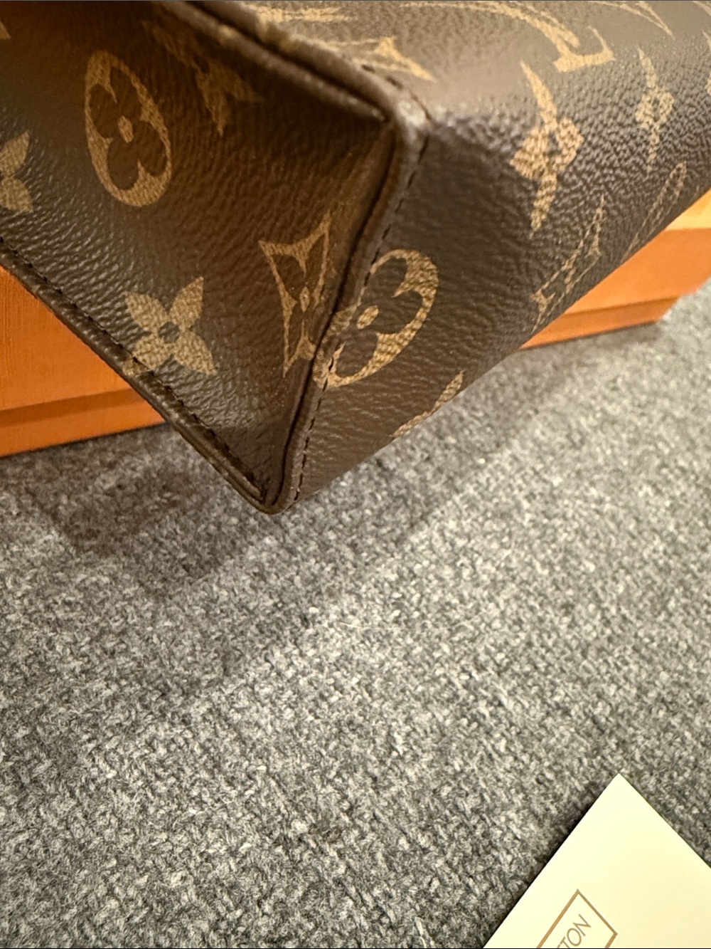 Louis Vuitton Monogram Canvas Toiletry 26 - Picture 5 of 16
